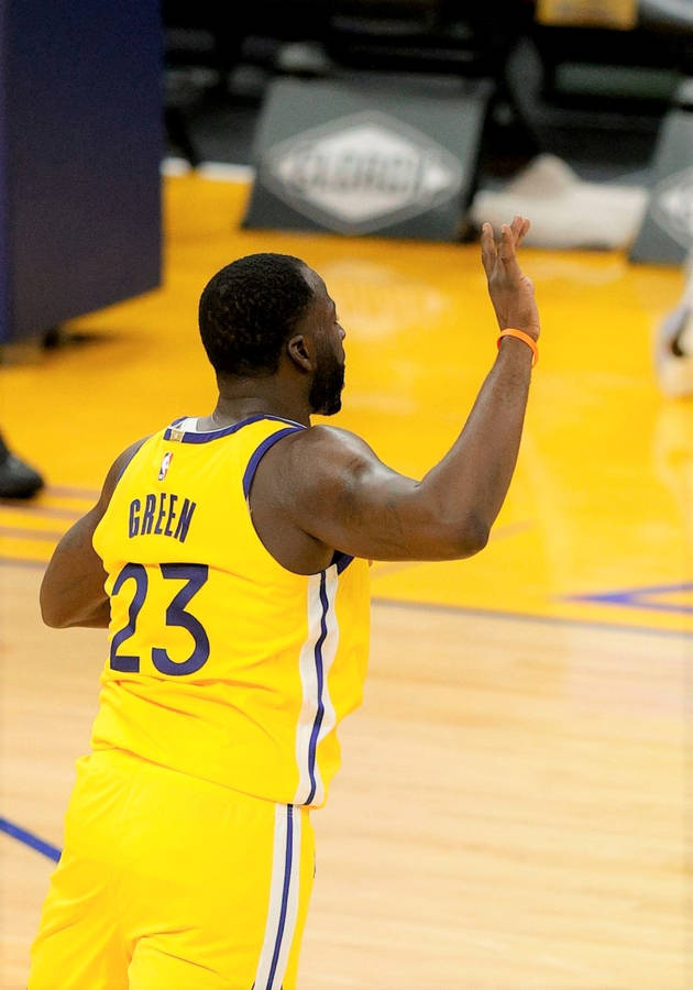 Draymond Green In Yellow Jersey Wallpaper