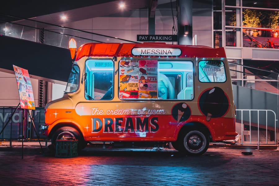 Dream Food Truck At Night Wallpaper