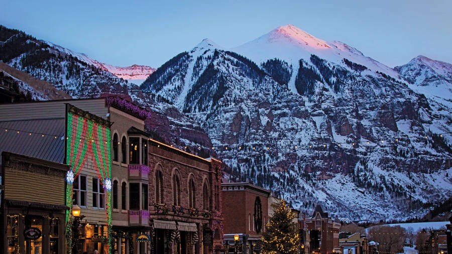 Dreamy Summer View Of Colorado Avenue In Telluride Wallpaper