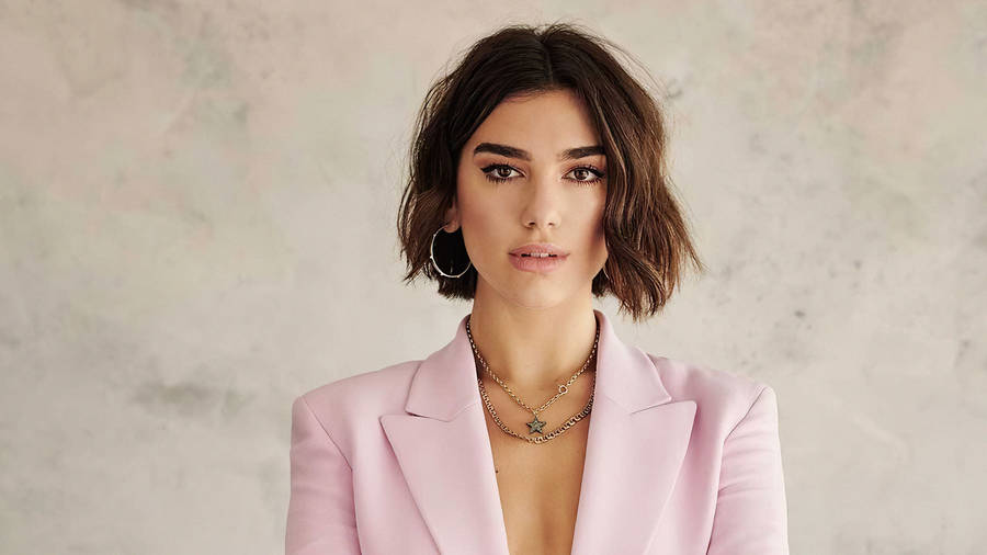 Dua Lipa 4k The Vogue 25 Wallpaper