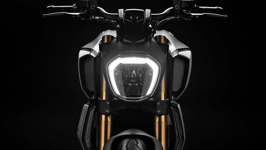 Ducati Diavel 1260 - A Bike Built To Defy Limits Wallpaper