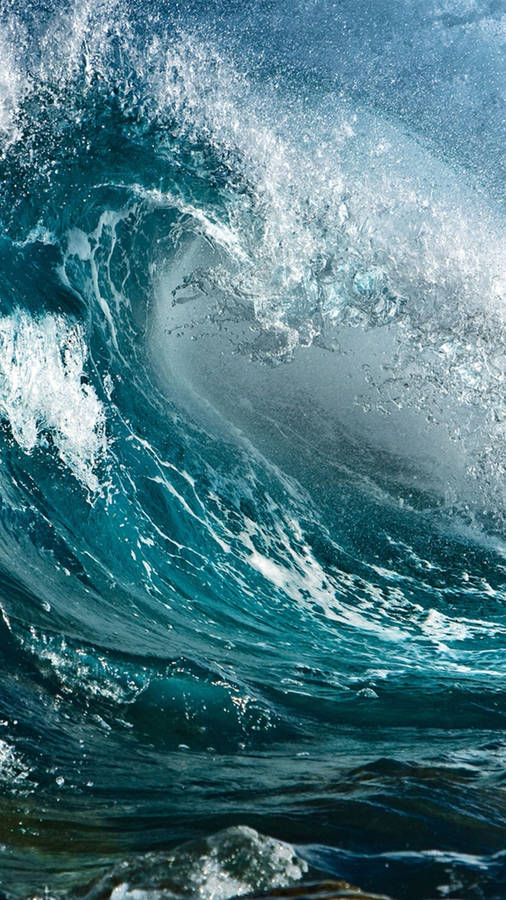 Dynamic Crashing Wave Wallpaper