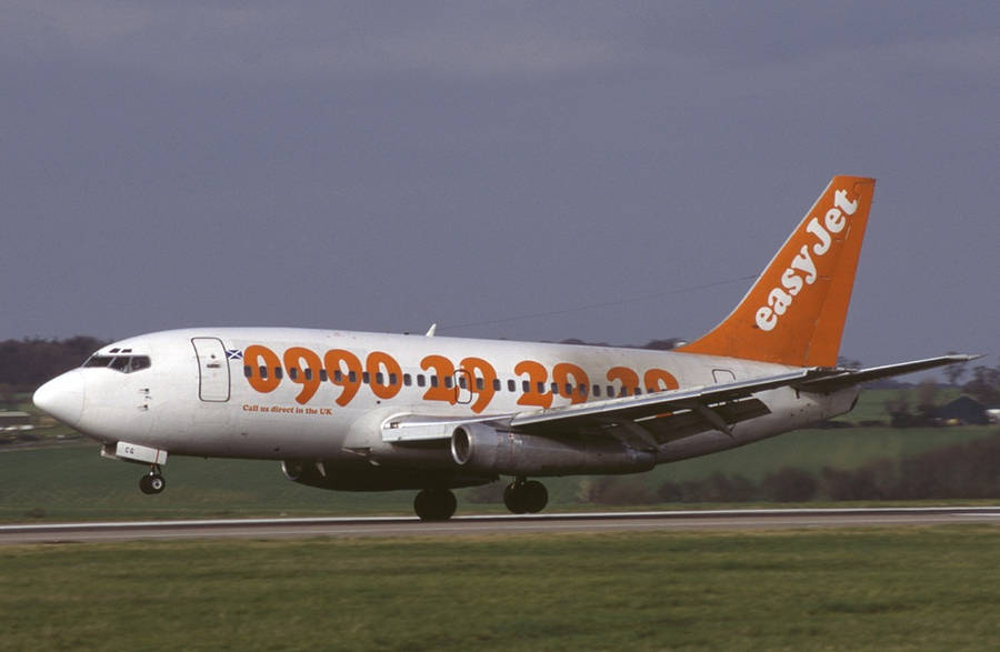 Easyjet Aircraft Hotline Wallpaper