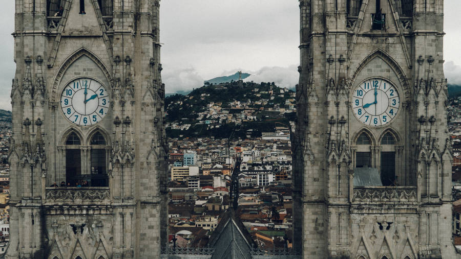 Ecuador Basílica Del Voto Nacional Wallpaper