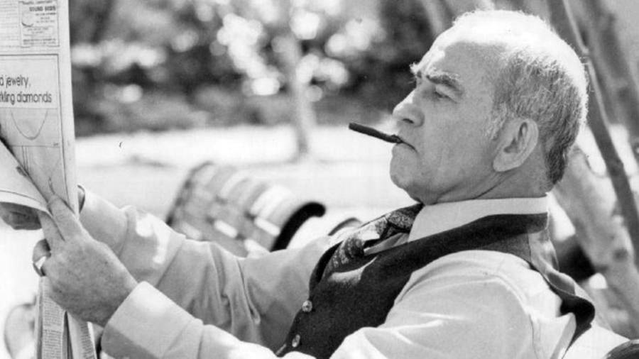 Edward Asner Black And White Smoking Wallpaper