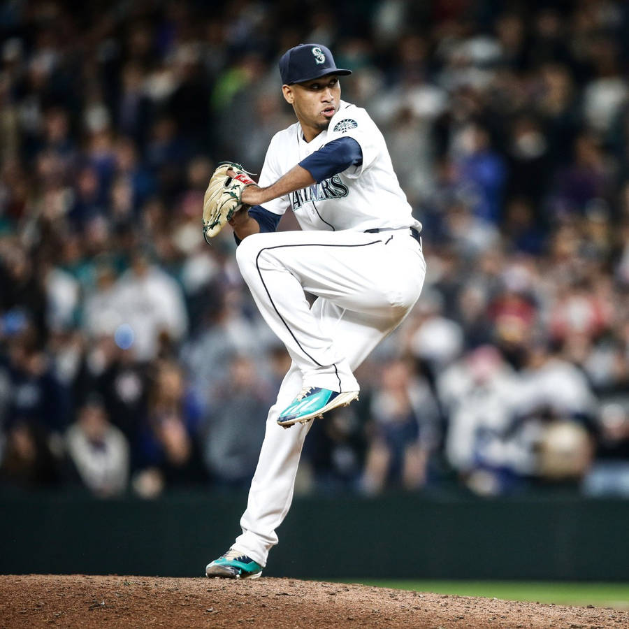 Edwin Diaz Wearing Blue Baseball Cleats Wallpaper