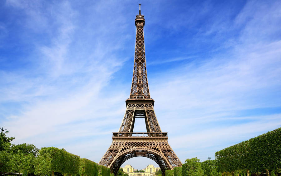 Eiffel Tower With Clear Sky Wallpaper