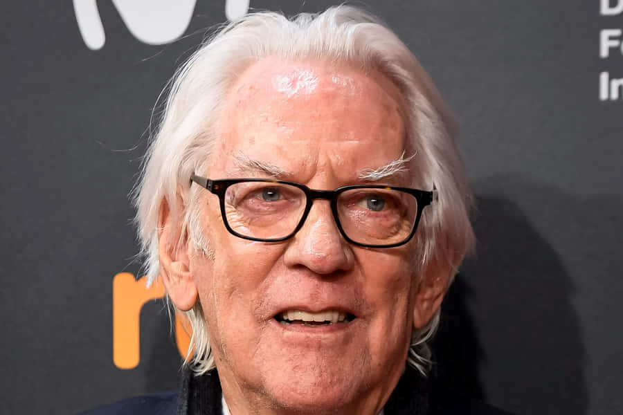 Elderly Actor At Event Wallpaper