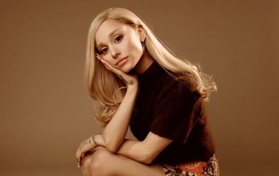 Elegant Pose Celebrity Portrait Wallpaper