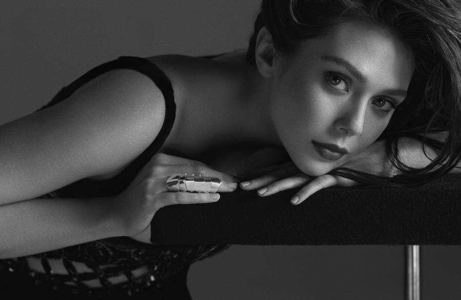 Elizabeth Olsen Black And White Wallpaper