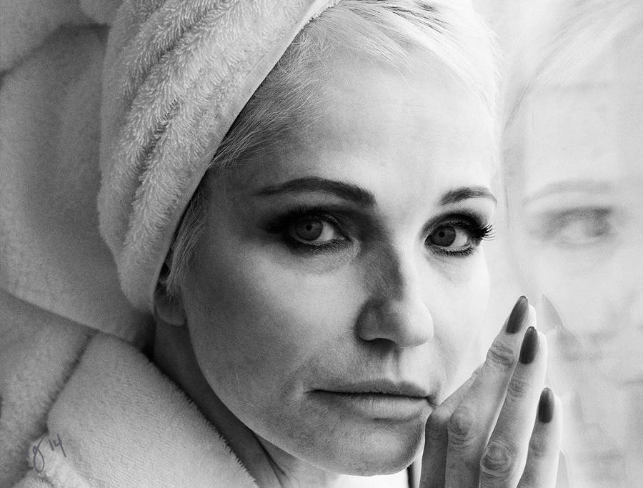 Ellen Barkin Black And White Photoshoot Wallpaper