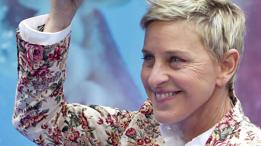 Ellen Degeneres Floral Long Sleeves Polo Wallpaper