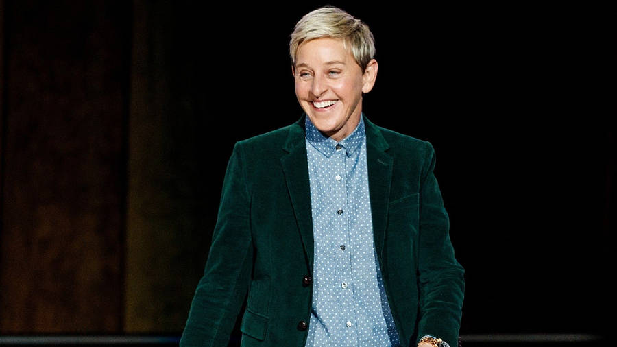 Ellen Degeneres Green Velvet Suit Wallpaper