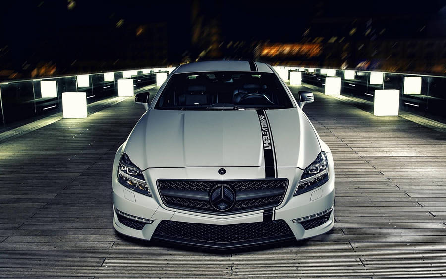 Embrace The Luxury Of High Performance Car In Mercedes-benz Amg Wallpaper