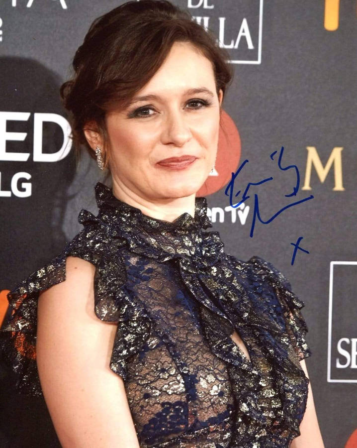 Emily Mortimer In Blue Gown Wallpaper