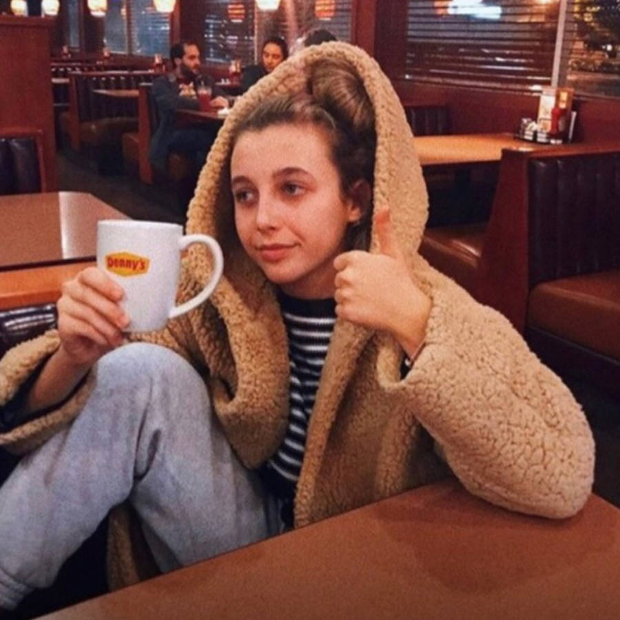 Emma Chamberlain In Sherpa Jacket Wallpaper