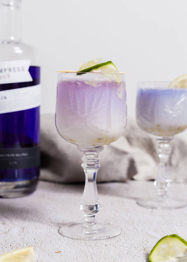 Empress Gin Paired With Fresh Flowers Craft Cocktail. Wallpaper