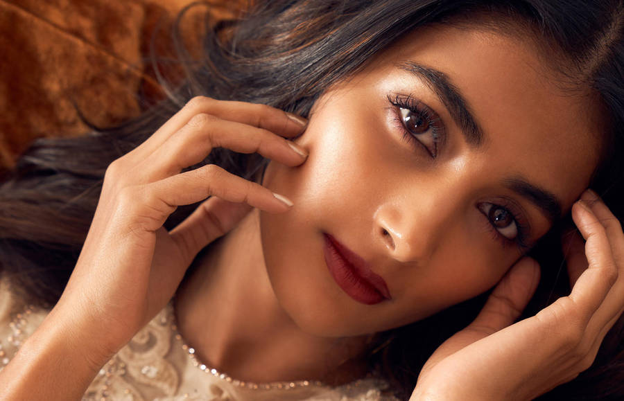 Enchanting Beauty Pooja Hegde In High Definition Wallpaper