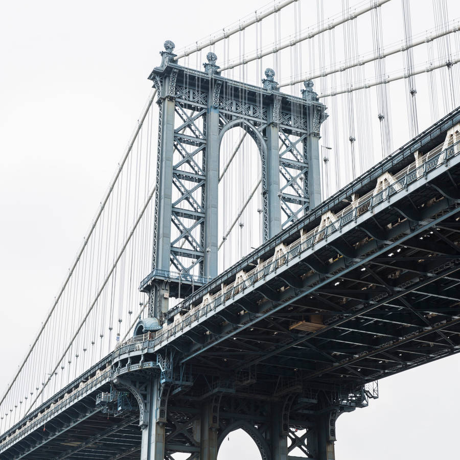 Enchanting Twilight View Of Brooklyn Bridge Wallpaper