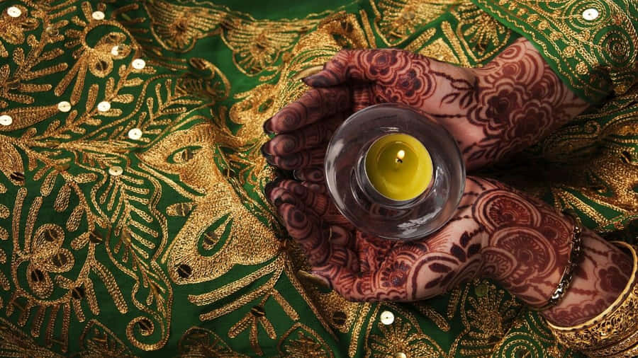 Enjoy The Rich Combination Of Green And Brown Wallpaper