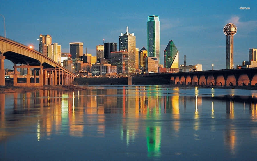 Enjoy The Skyline Of Dallas, Texas Wallpaper