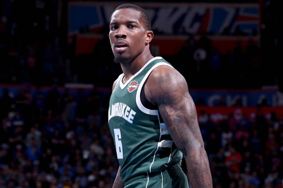 Eric Bledsoe Looks Back Pose Wallpaper