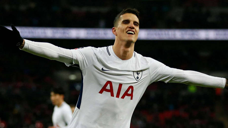 Erik Lamela Long Sleeved Football Jersey Wallpaper