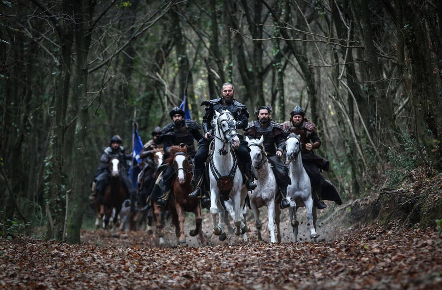 Ertugrul Gazi And Men In Forest Wallpaper