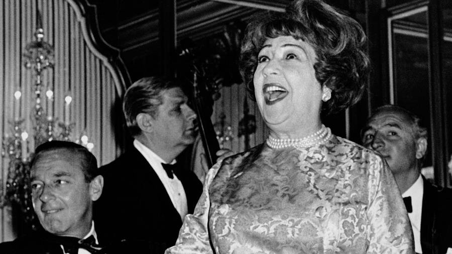 Ethel Merman Singing For The Crowd Wallpaper