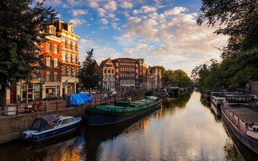 Europe's Long Narrow River Amsterdam Wallpaper