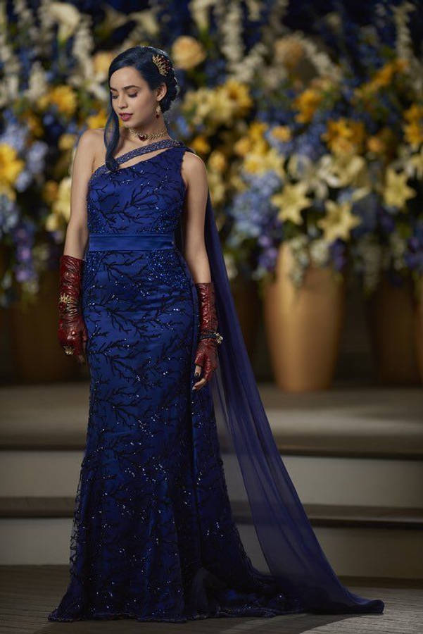 Evie Dark Blue Gown Descendants Wallpaper