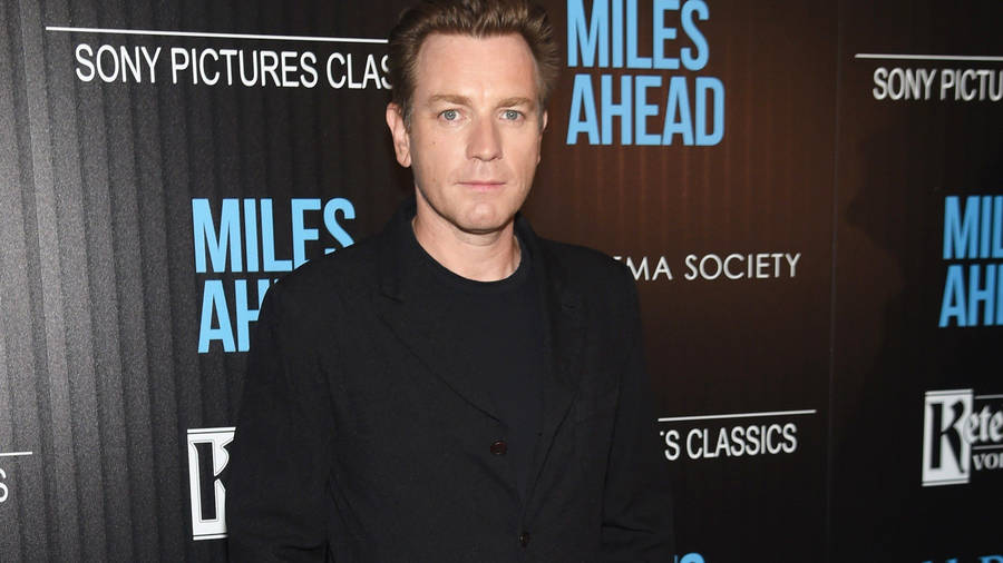 Ewan Mcgregor At The Miles Ahead Movie Premiere Wallpaper