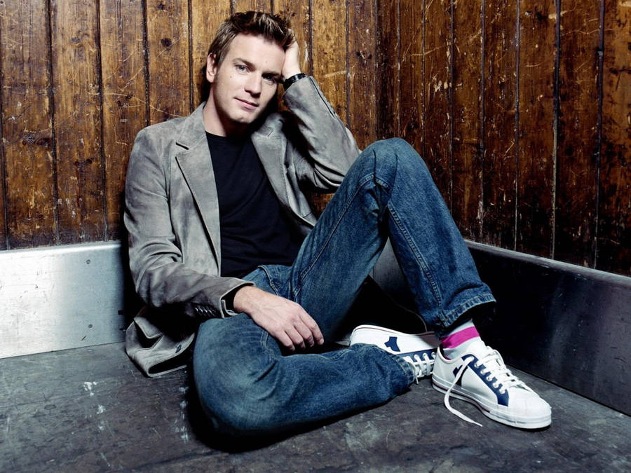 Ewan Mcgregor Gray Blazer Denim Pants Sneakers Wallpaper