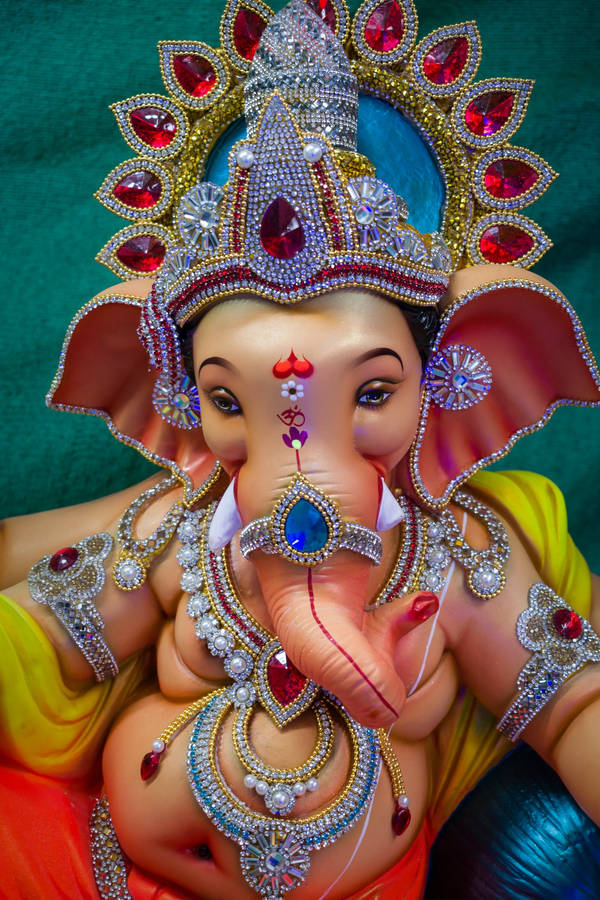 Expensive Vinayaka Hindu God Statue Wallpaper