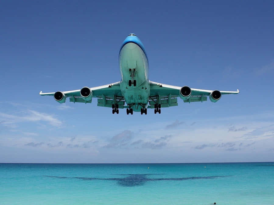 Exploring The World From A 747 Airplane Wallpaper