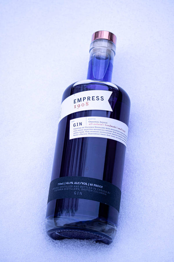 Exquisite Empress 1908 Gin On Crispy Crushed Ice Wallpaper