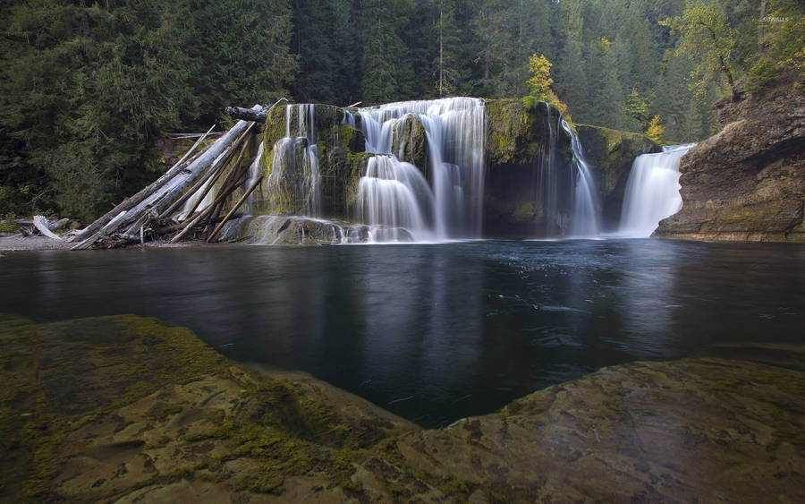 Falling Water Of Lower Lewis River Falls Wallpaper