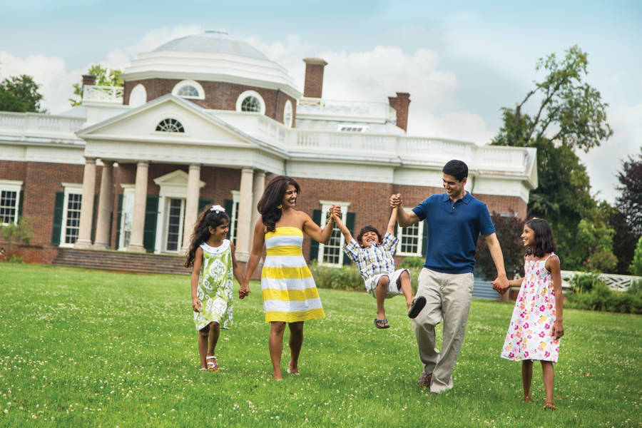 Family At Monticello Wallpaper