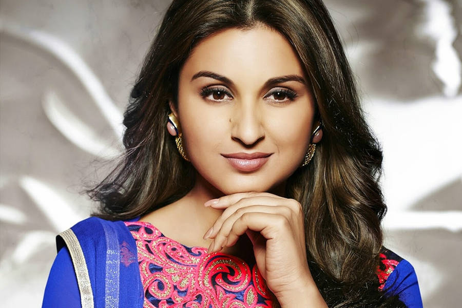 Famous Indian Actress Parineeti Chopra Wallpaper