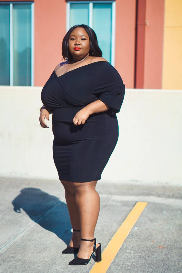 Fat Black Woman In Black Dress Wallpaper