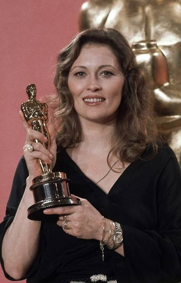 Faye Dunaway Best Actress 1977 49th Academy Awards Wallpaper