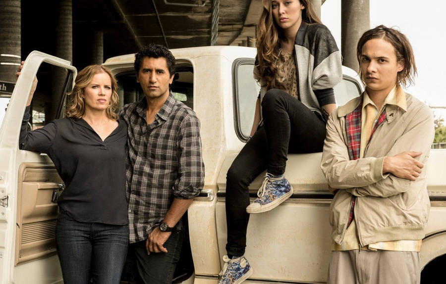 Fear The Walking Dead Blended Family Wallpaper