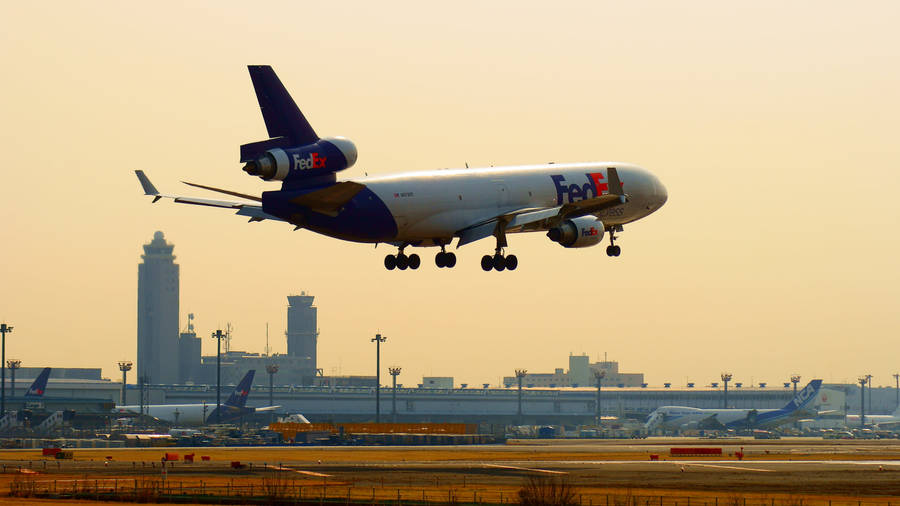 Fedex Express Md-11 Takeoff Wallpaper