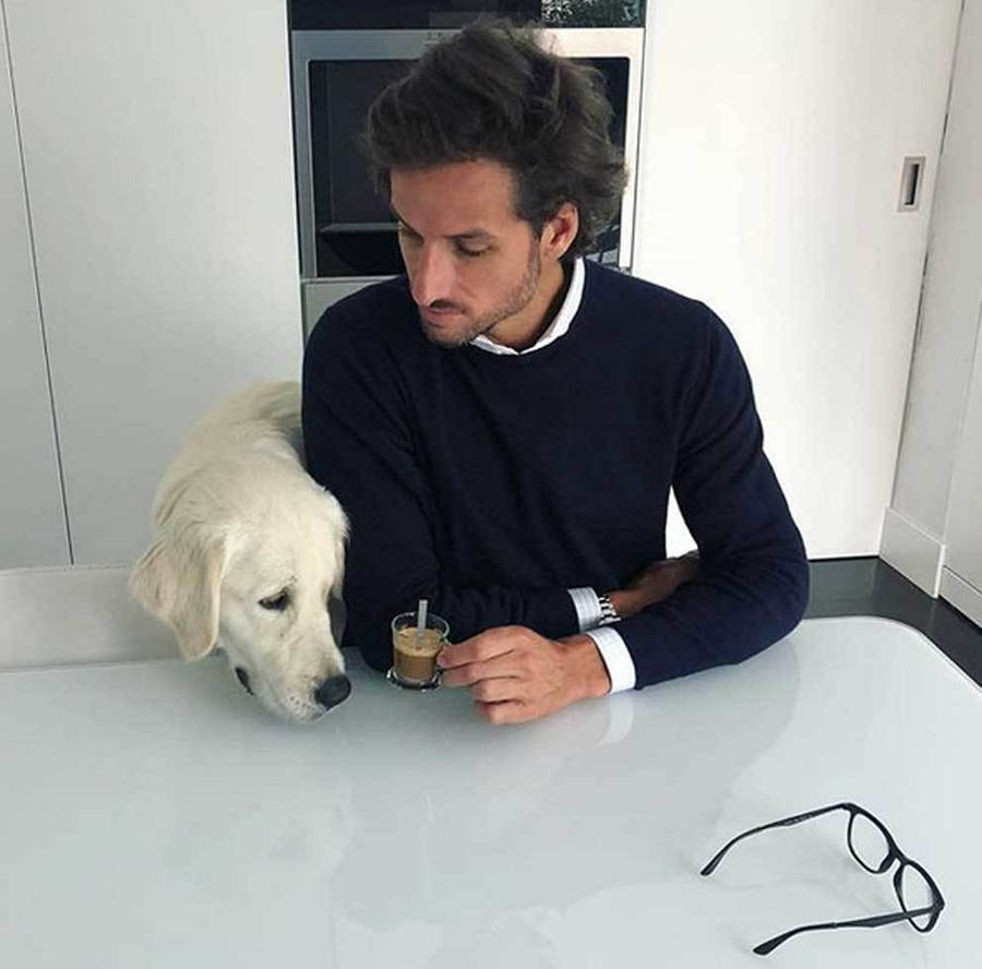 Feliciano Lopez With Golden Retriever Wallpaper