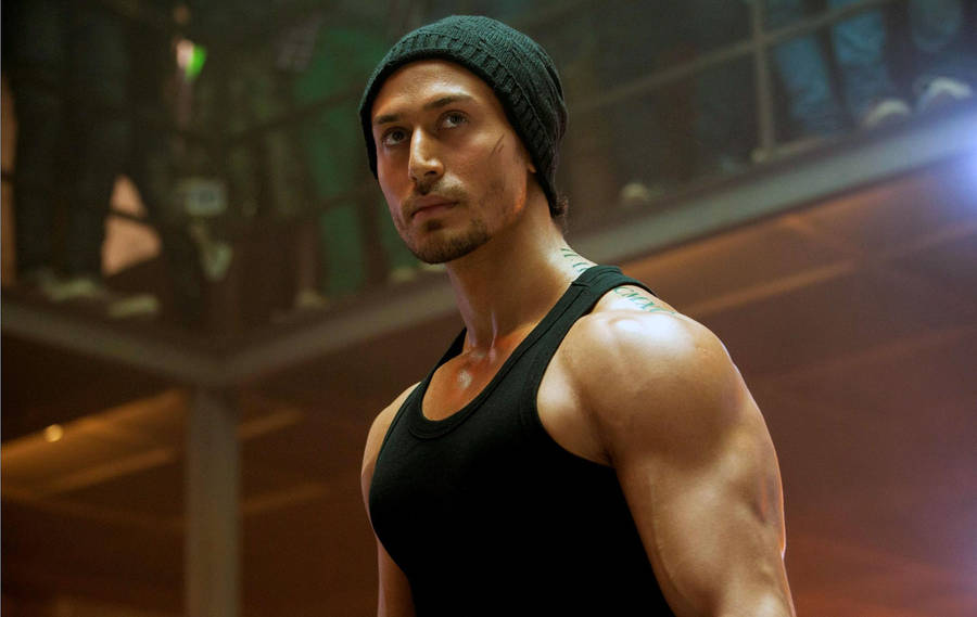 Fierce Indian Actor Tiger Shroff Body Wallpaper