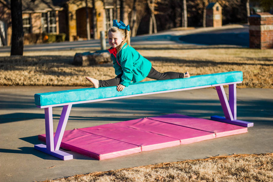 Fitness In Nature - Diy Outdoor Balance Beam Wallpaper