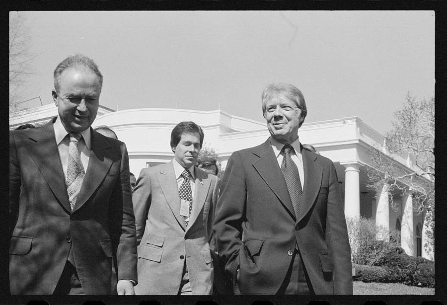 Former President Jimmy Carter Outside The White House Wallpaper