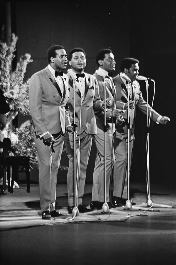 Four Tops 1968 Grand Gala De Disque Wallpaper