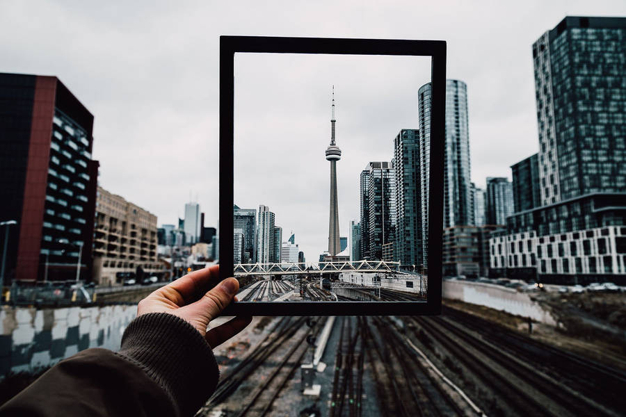 Framed Cn Tower Wallpaper