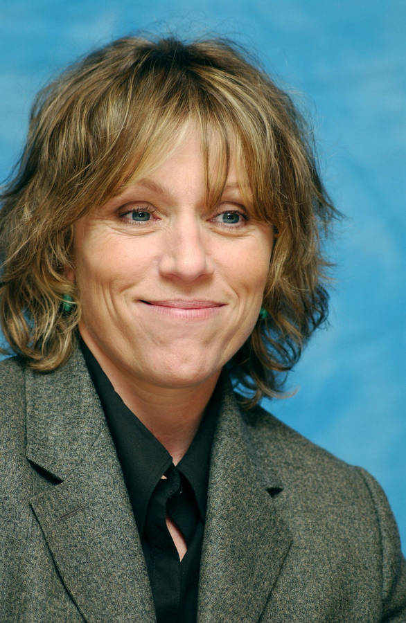 Frances Mcdormand Somethings Gotta Give Press Conference Wallpaper